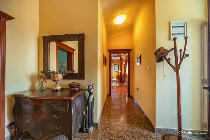 Five-room duplex in Bar near the sea