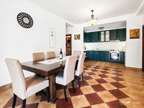 Apartment with three bedrooms and sea views, with swimming pool