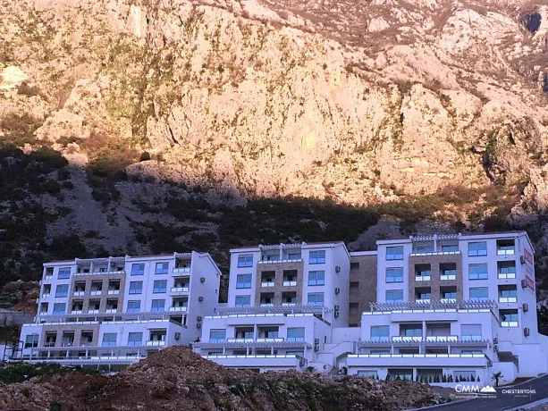 One-bedroom apartment in Dobrota with sea view