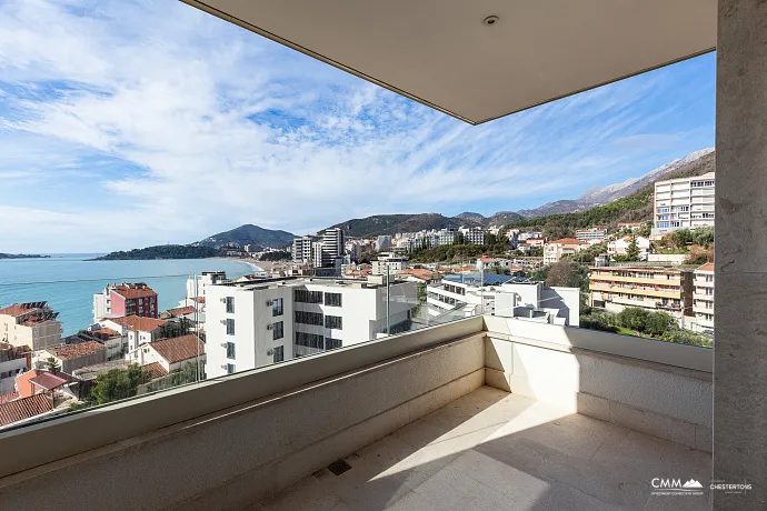 Penthouse in Rafailovici with sea view