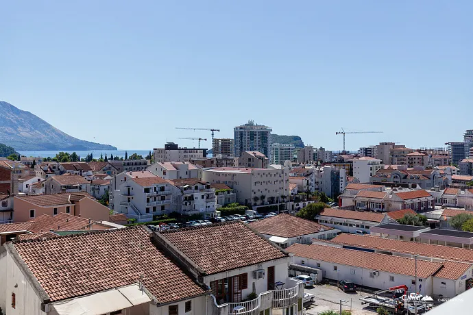 Modern, Comfortable, and Fully Equipped One-Bedroom Apartment Near the Beach