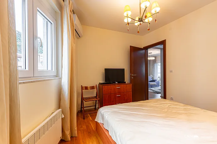 Apartment with 2 bedrooms in Bečići