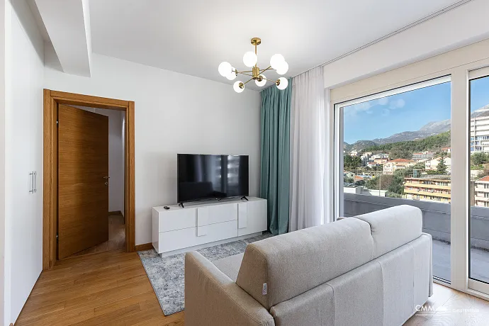 Penthouse in Rafailovici with sea view