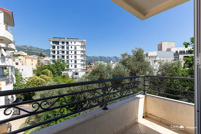 Spacious 64 m² Apartment with Sea View in Bečići