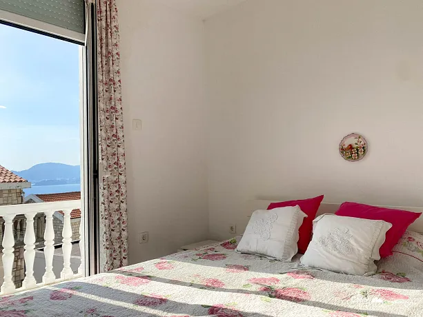 Sea view apartment