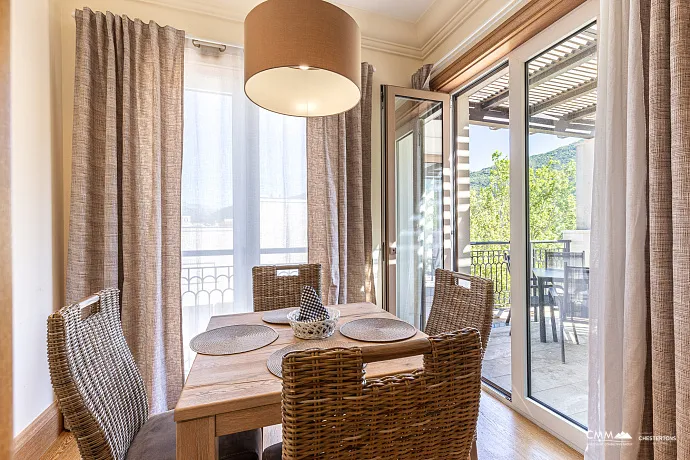 Luxurious One-Bedroom Apartment with Sea View in Porto Montenegro
