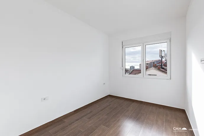 Sunny one-bedroom apartment of 42 m² in Budva, close to the sea.