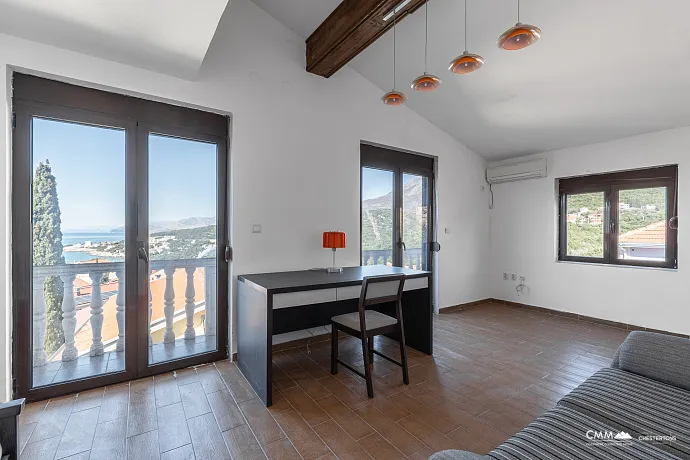 House on the Bar Riviera, 195 m²