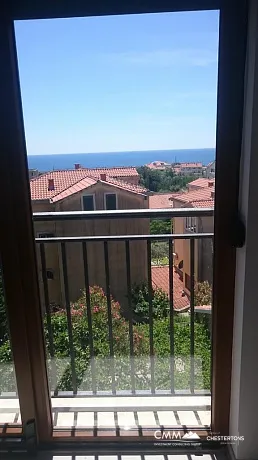 Spacious apartment with sea view