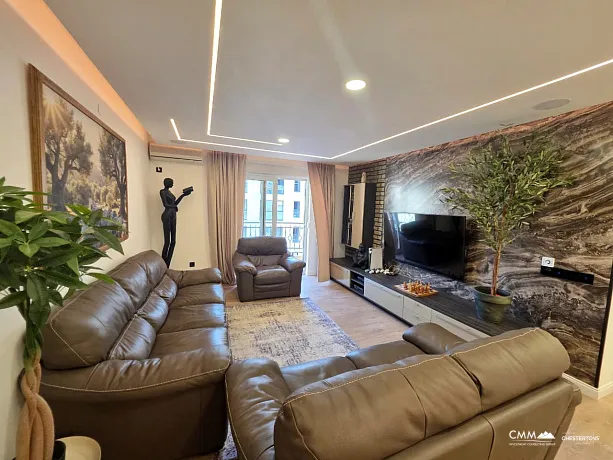 Luxury Three-Bedroom Apartment with Private Sauna 300 m from the Sea – Bečići (107 m²)