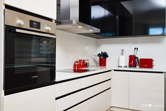 Spacious house in Kumbor with a total area of 335 m²