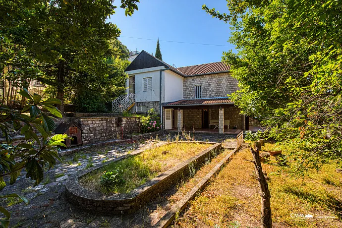 house in Sutomore 150m2
