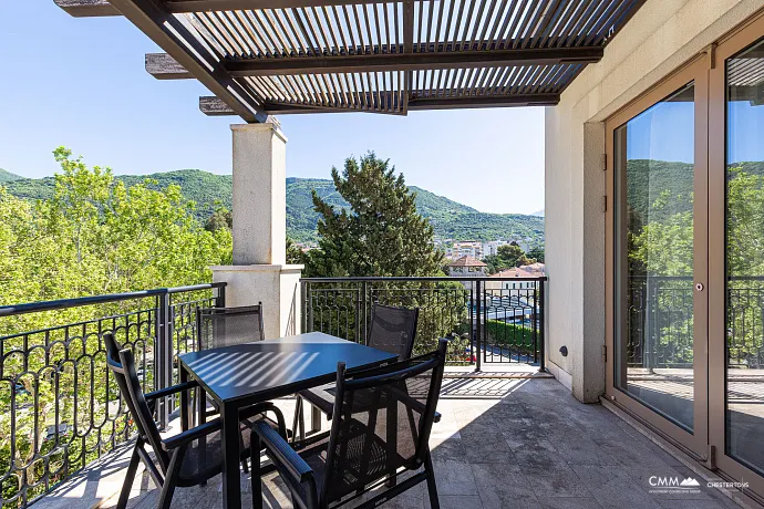 Luxurious One-Bedroom Apartment with Sea View in Porto Montenegro