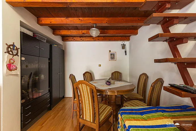 A townhouse wiht mountine view in Budva