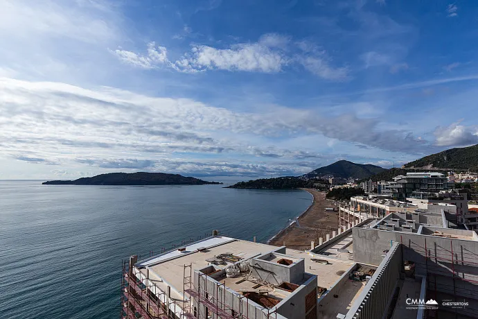 For sale: an exclusive, fully furnished luxury apartment with a spacious terrace.