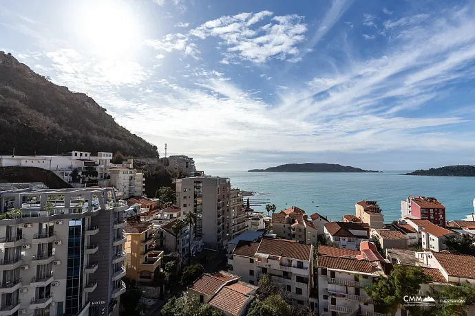 Penthouse in Rafailovici with sea view