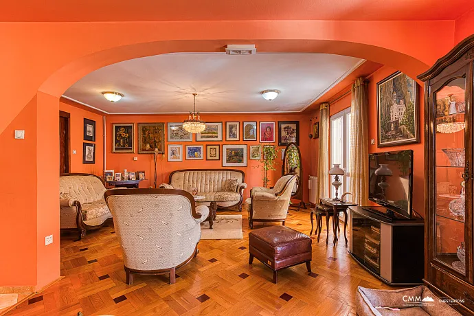 For Sale: Charming House in Bar 