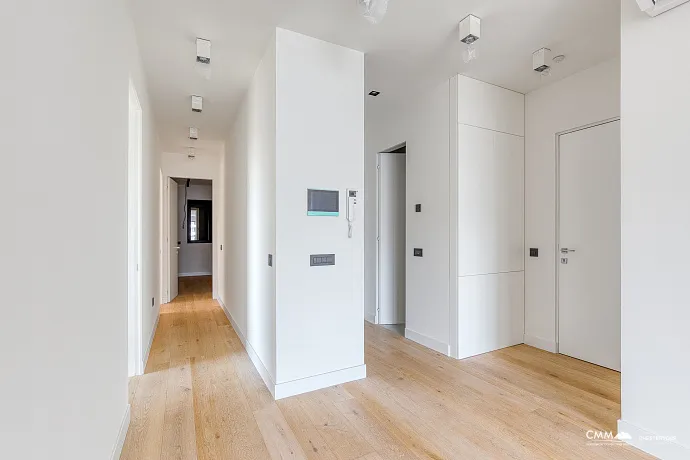 Three-bedroom apartment in Budva with a stunning view