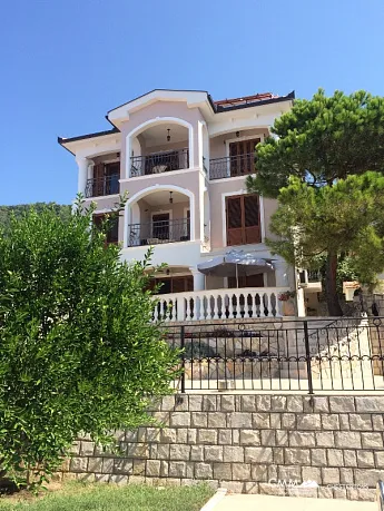 A villa with sea view in Dobre Vode