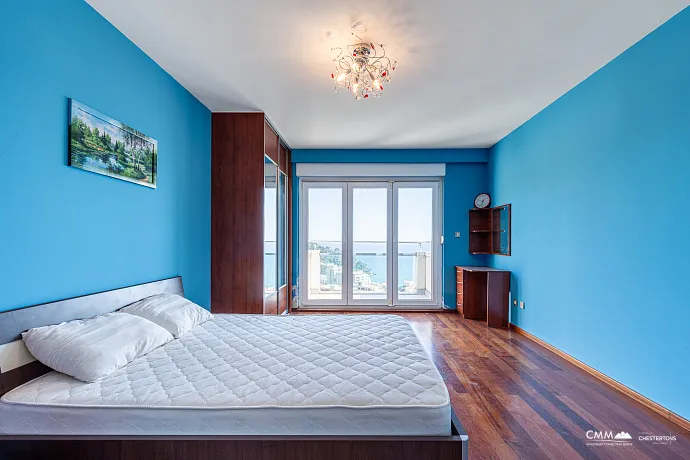 Three-Bedroom Apartment in Petrovac with Sea View