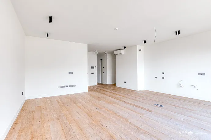 Three-bedroom apartment in Budva with a stunning view