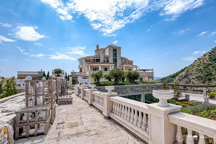 World-Class Coastal Villa – Adriatic Elegance & Privacy
