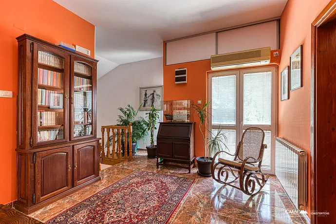 For Sale: Charming House in Bar 