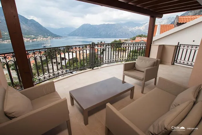 Attractive villa in picturesque Kotor, in the Dobrota area