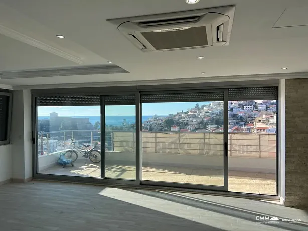 Penthouse in Ulcinj with sea view