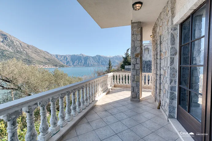 Magnificent villa with a fireplace on the first line with views of the Bay of Kotor