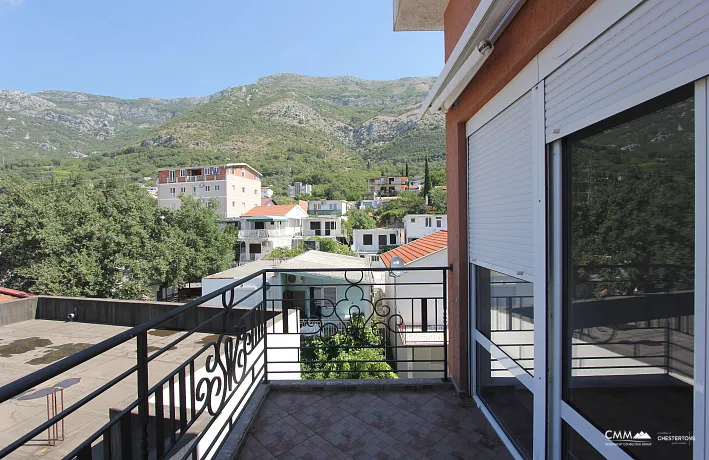 Apartments in an apartment building in Sutomore