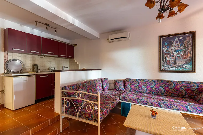 Three-storey family house in Susanj