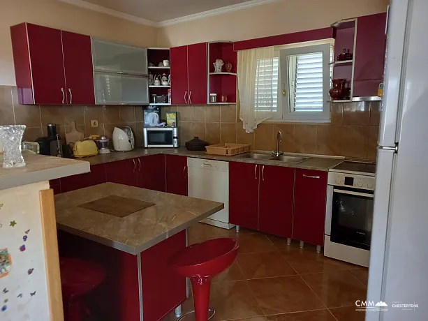 Three -story spacious house in Tivat