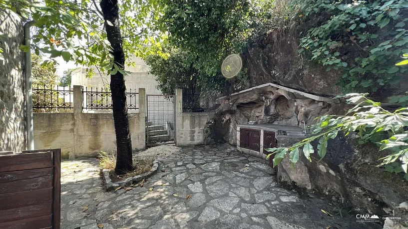 Duplex apartment in a quiet location near the sea