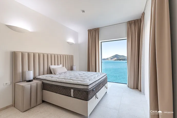 Luxurious villas in the PURE MANSIONS complex