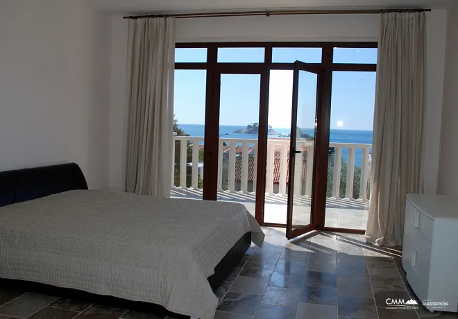 Luxurious villa in Petrovac