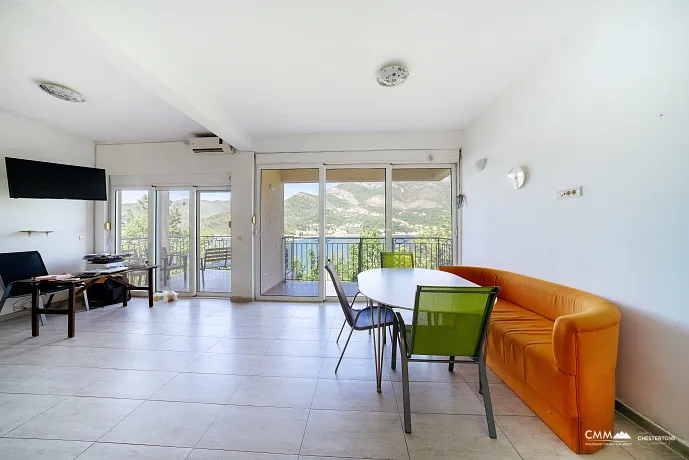 Villa with panoramic sea views in Tivat