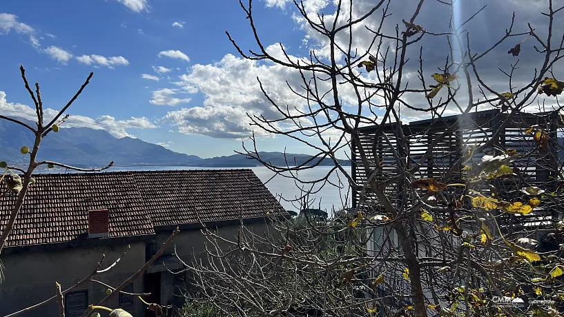 Spacious apartment 54m2 with partial sea views in Herceg Novi, Bijela