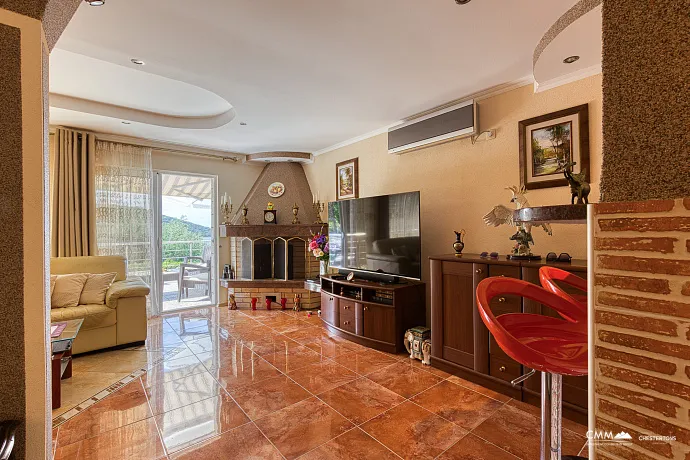 House in Kumbor 200 m to the sea