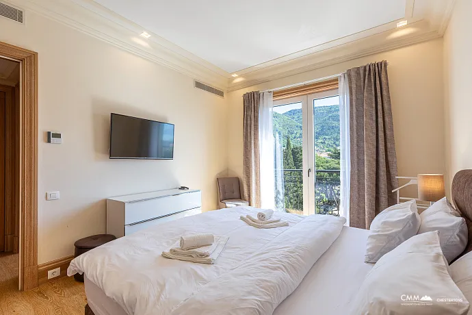Luxurious One-Bedroom Apartment with Sea View in Porto Montenegro