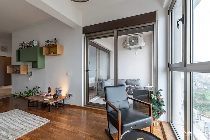 Spacious Apartment with Sea View in Tivat, Mažina Area