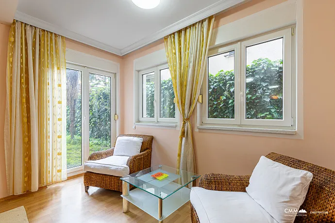 Apartment 80 m² with two bedrooms in Budva with a plot