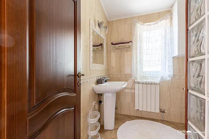 Three-storey family house in Susanj