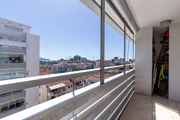 Modern, Comfortable, and Fully Equipped One-Bedroom Apartment Near the Beach