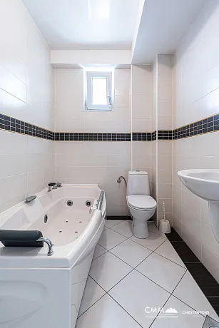 Three-Bedroom Apartment in Petrovac with Sea View