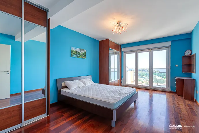 Three-Bedroom Apartment in Petrovac with Sea View