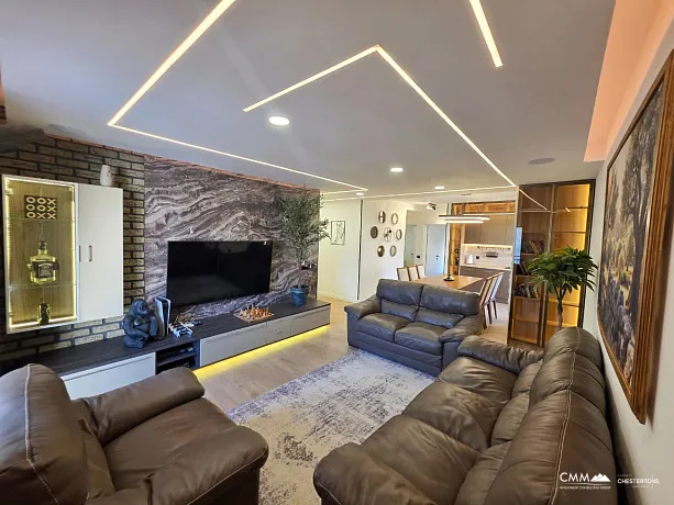 Luxury Three-Bedroom Apartment with Private Sauna 300 m from the Sea – Bečići (107 m²)