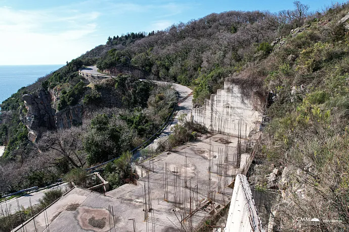 Plot 1580 m2 with project of apart hotel in Rezevici