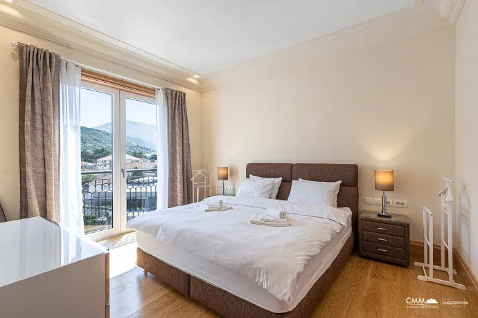 Luxurious One-Bedroom Apartment with Sea View in Porto Montenegro