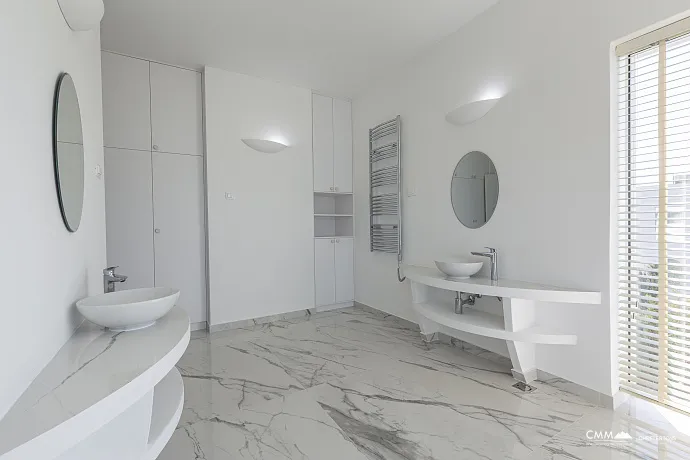 Luxurious villas in the PURE MANSIONS complex